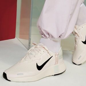 nike reposto women's white